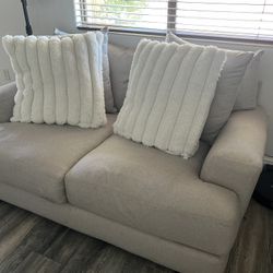 Comfy Modern Loveseat – Great Condition!