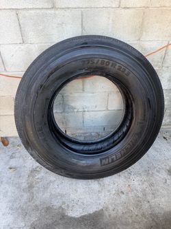 Michelin XZE2 275/80R22.5 All Position Truck Tire