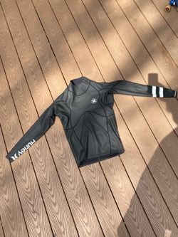 Hurley wetsuit top men’s medium