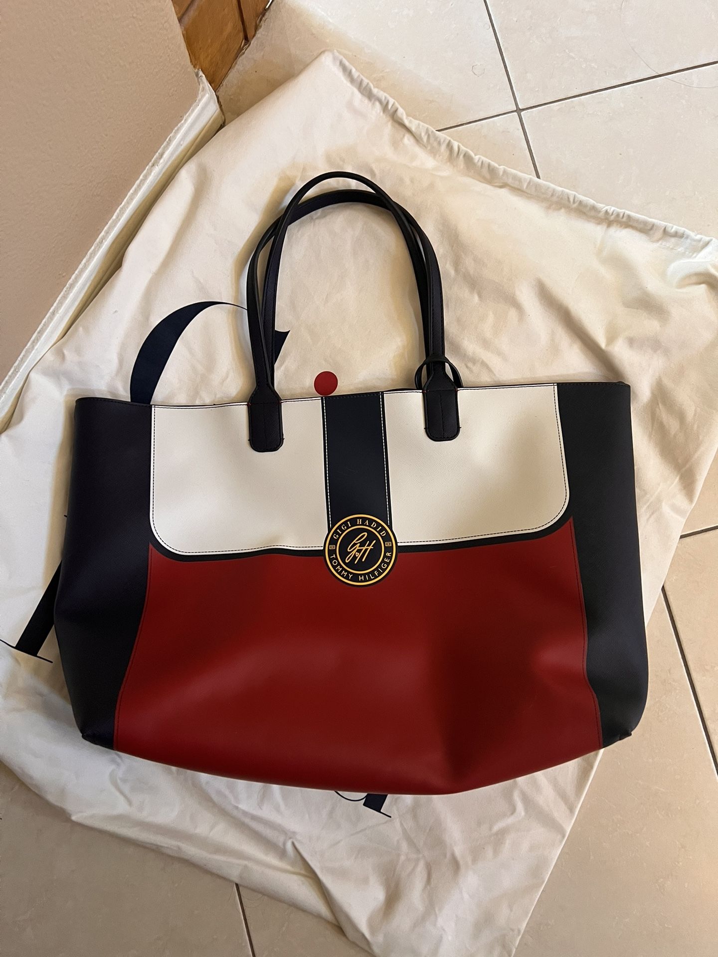 BRAND NEW Never Been Used: Gigi Hadid X Tommy Hilfiger Bag