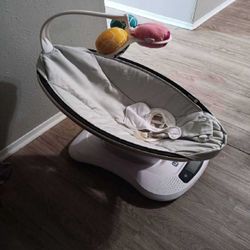 Snug Baby Swing – Cushy and Warm for Your Infant’s Relaxation western group