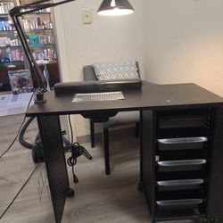 Manicure Table With Lamp