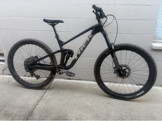 2023 Trek Slash 8 (Large)