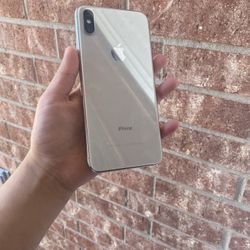 📱iPhone X 64GB Works great. Msg me for store address, we sell a lot of phones like this 📱