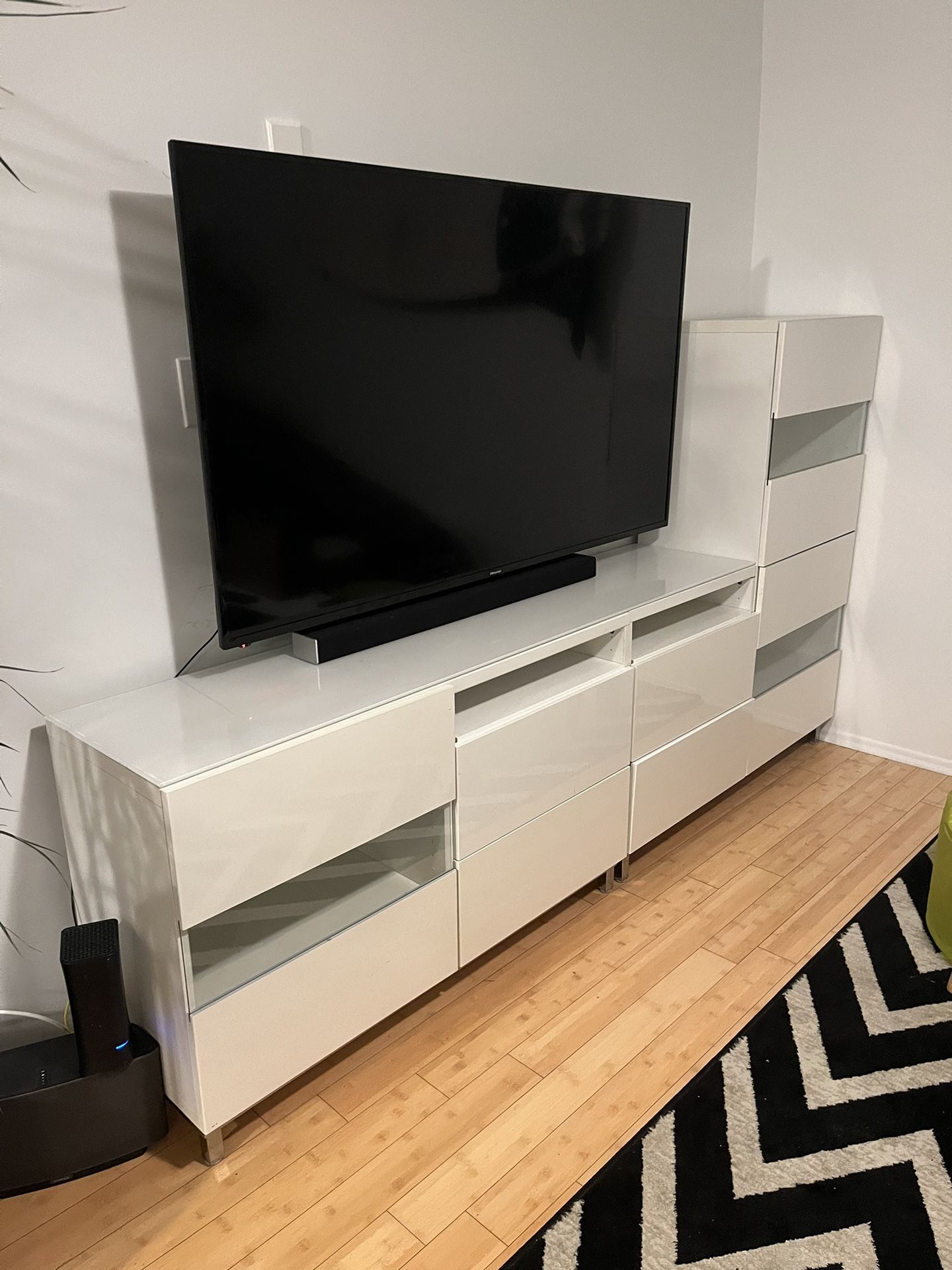 TV Stand / Bookshelf 