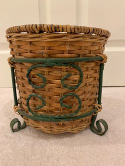Unique Vintage basket