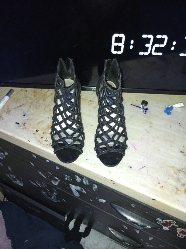 3 Inch Black Heals Both Zippers Works Size 5