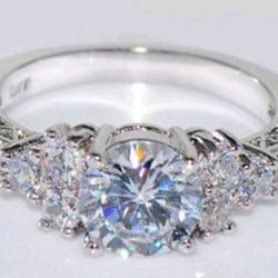 Women's Engagement Ring 