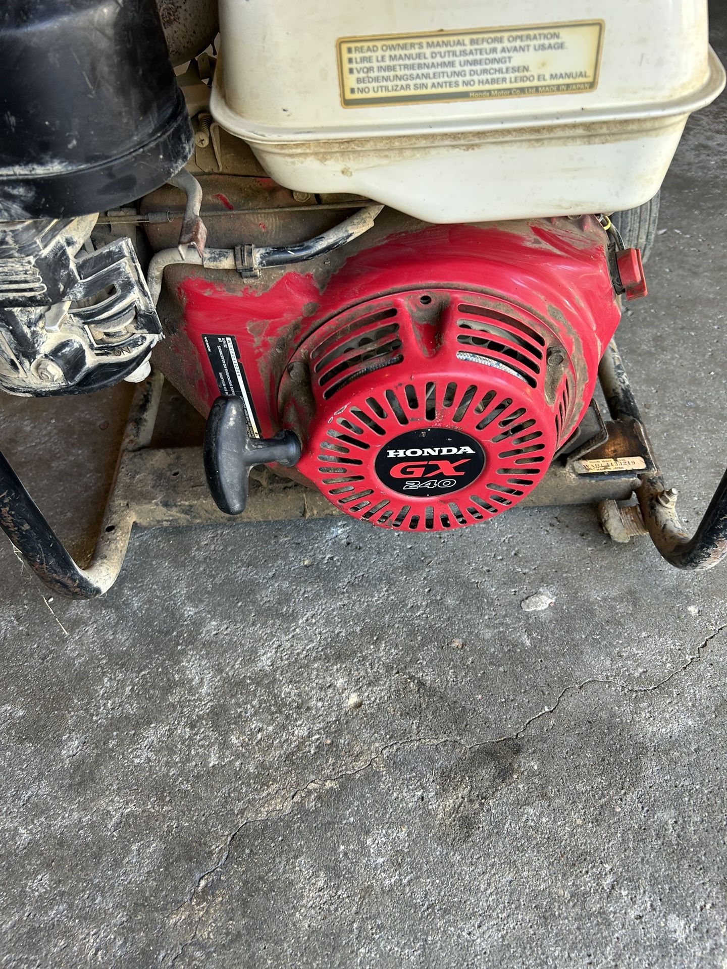 Honda GX240 Engine. Water Pump Is For Parts. Engine Good