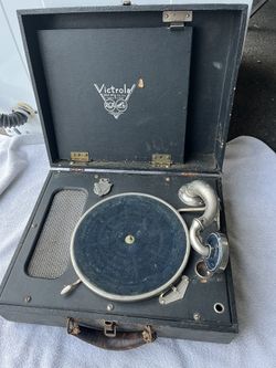 Antique Victrola Record Player