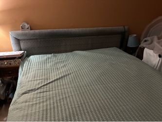 Queen Bed 🛌