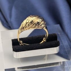 ✨💛14k Gold Diamond Cut Dome Ring Vintage 
