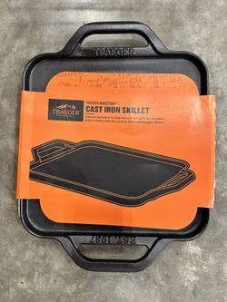 Traeger BOLD 12-Inch Cast Iron Square Griddle/Skillet