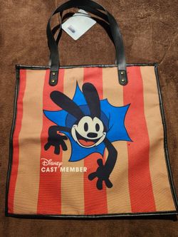 EXCLUSIVE, DISNEY CAST MEMBERS OSWALD TOTE!!