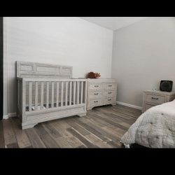 Nursery furniture set