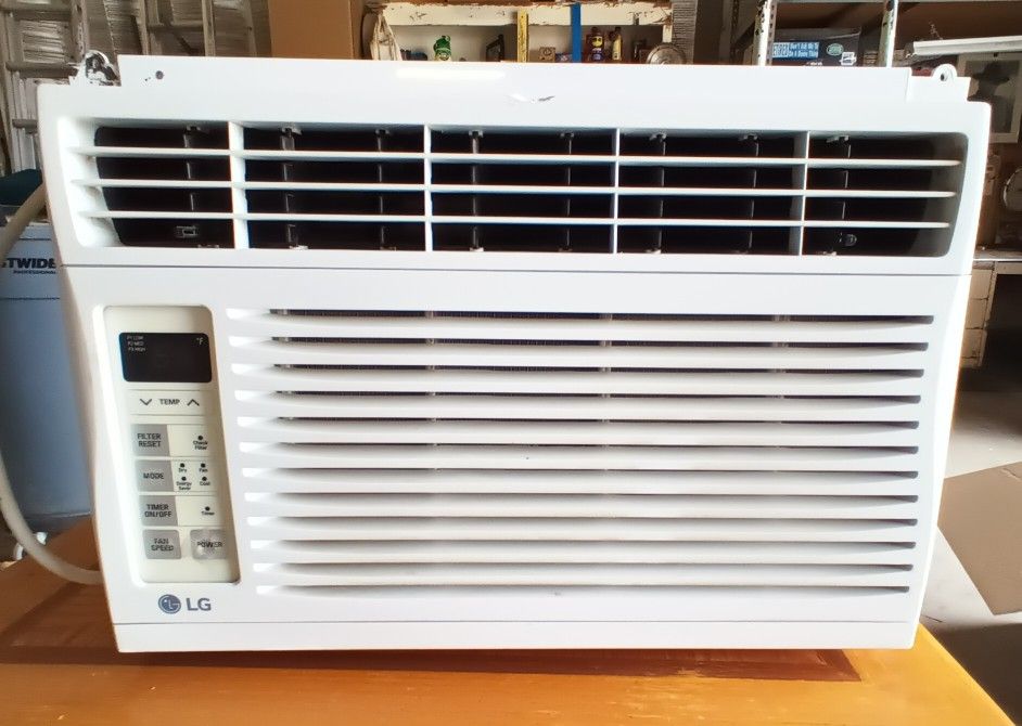 Window AC Unit