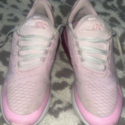 Nike Air Max 270 Size 7
