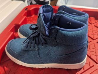 NIKE AIR