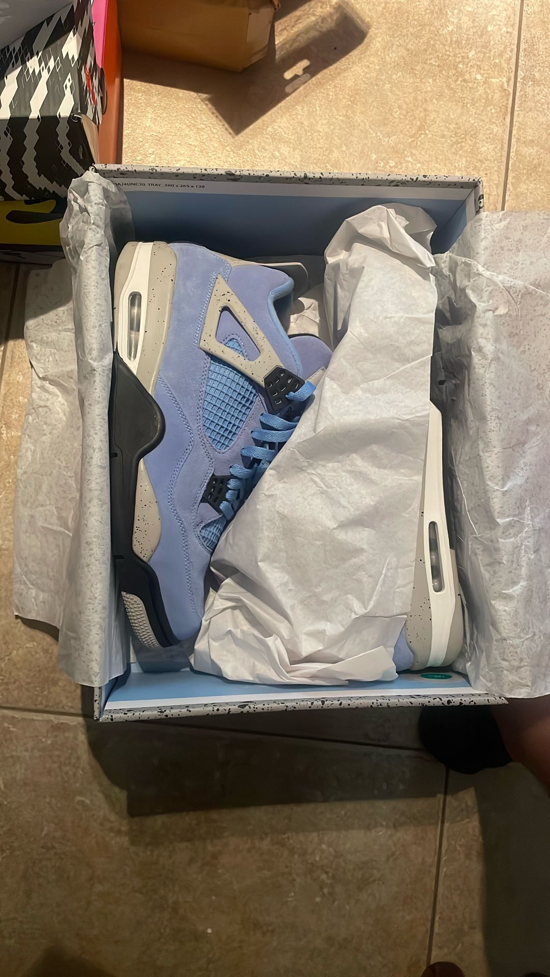 UNC Jordan 4 Sz 12