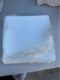 Villeroy & Boch NewWave Square Porcelain Dinner/Serving Plates – Set of 5