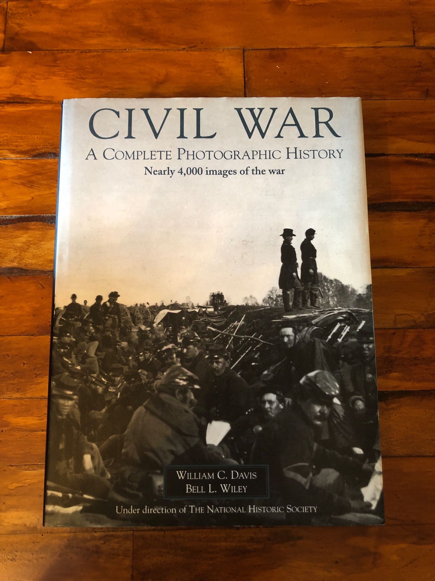 CIVIL WAR HARDBACK BOOK 4,000 IMAGES LIKE NEW
