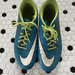 Women’s Soccer Cleats