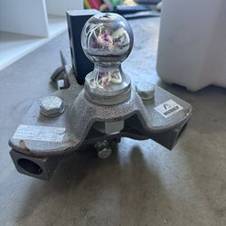 Husky Weight Distribution Hitch – Heavy Duty – 2” Ball – Great Shape