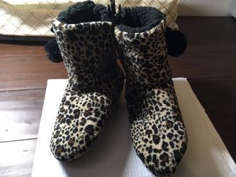 9/10 Slippers