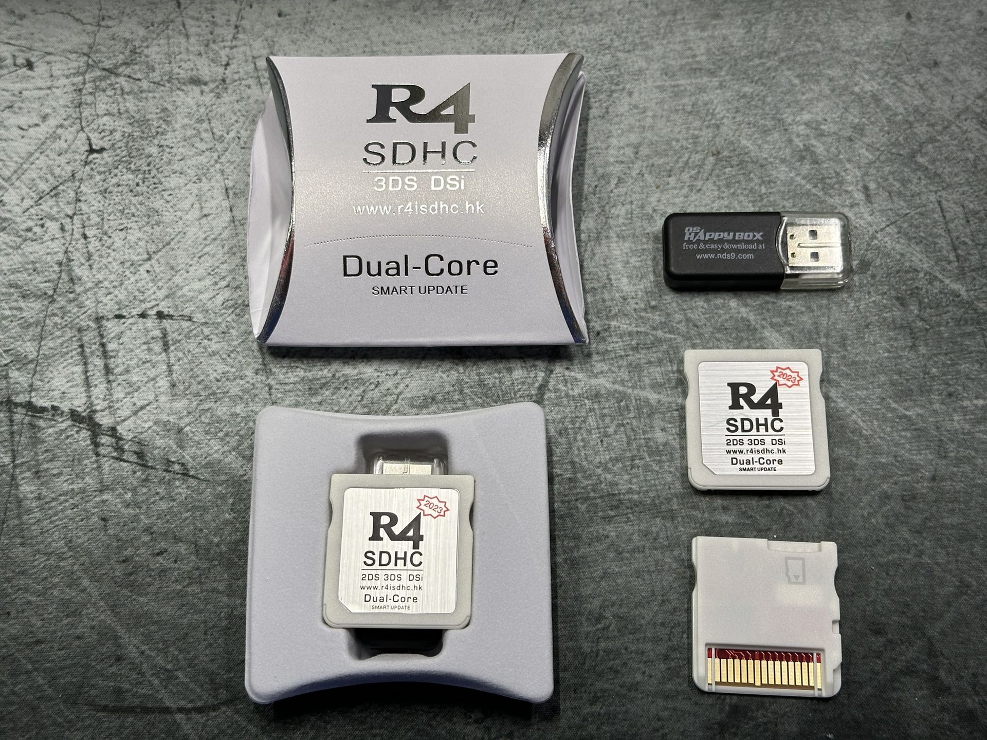 R4 Flashcart + 16GB MicroSD