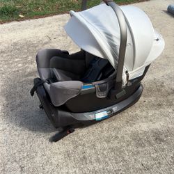 Nuna Pippa Infant Car seat With Base And Uppababy Adapters Nice