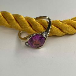 10k Yellow Gold Pink Topaz Ring - Size: 6 1/2