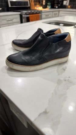 5.00 Vans Shoe , Price Down Almost New!