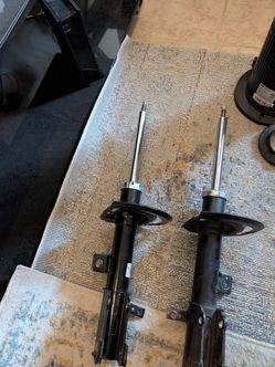 2012 Dodge avenger Chrysler 200 front KYB struts