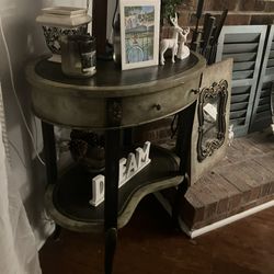 Exquisite Antique Green Table 