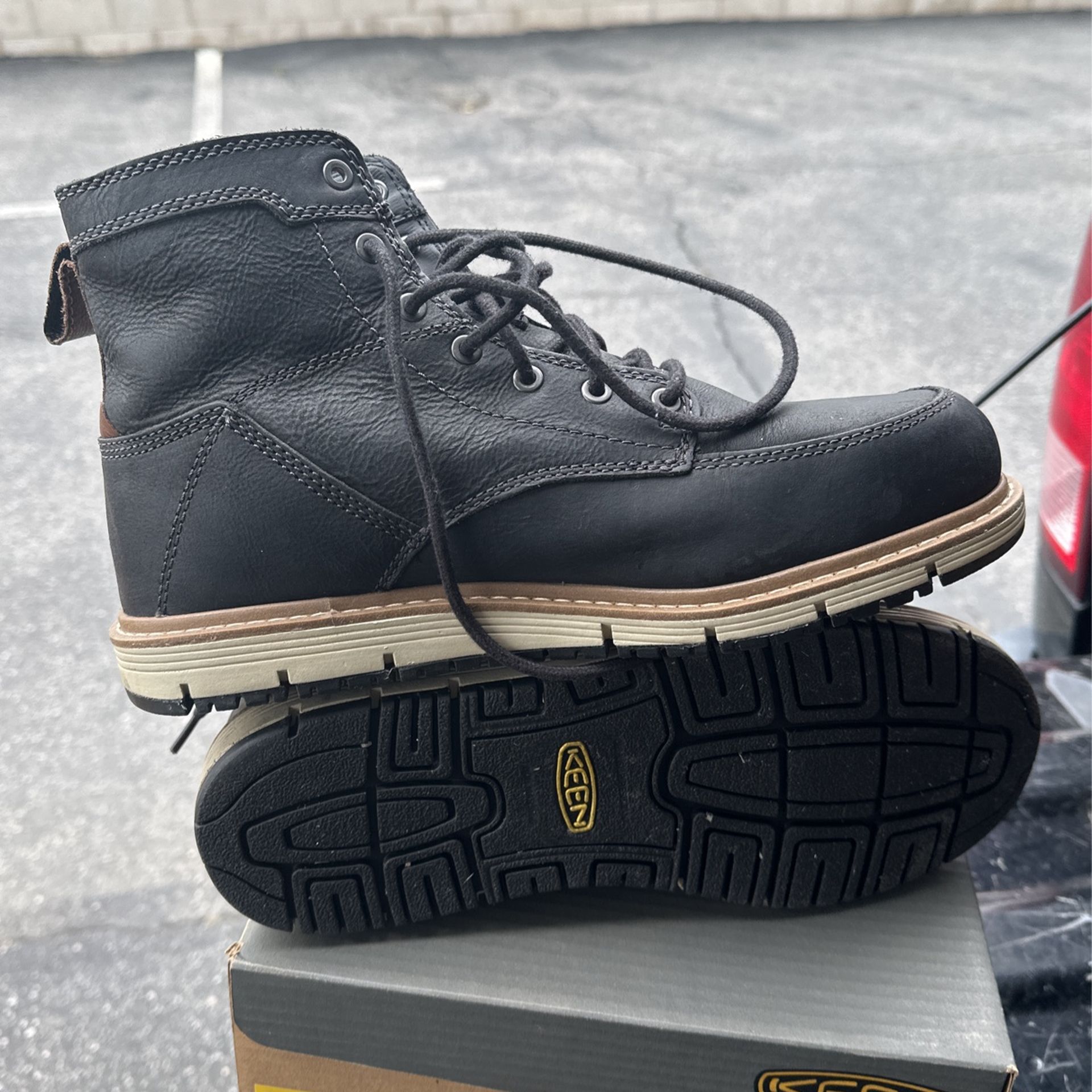 Size 9.5 Safety Toe Work Boot 