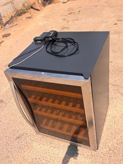 Egg incubator