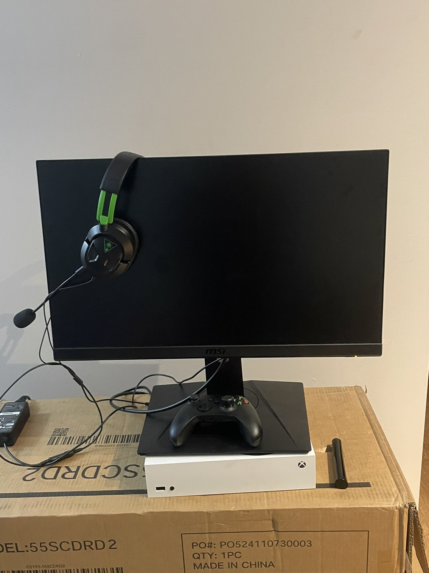 Full Xbox Series S Gaming Bundle – 144Hz MSI Monitor, Headset, Controller + Cables!