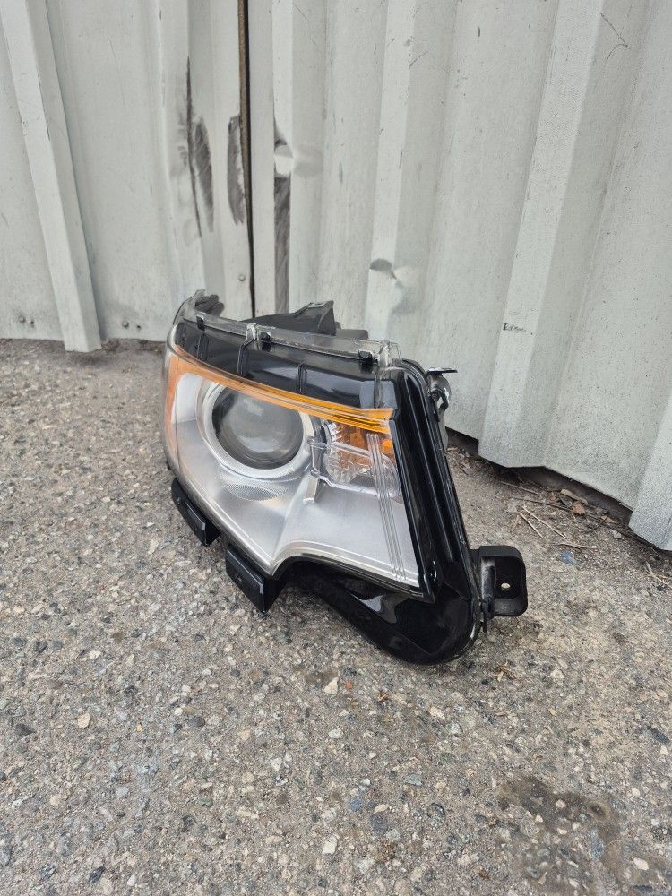 2011 2012 2013 2014 Ford Edge Headlight Headlamp Right Passenger Side RH Original Used 