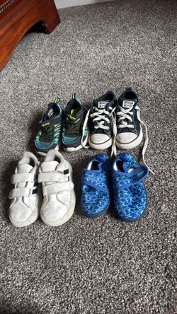 Boys shoes