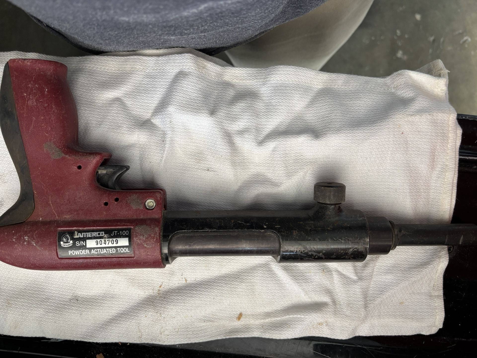 Jamerco JT-100 Powder Actuated Ram Set