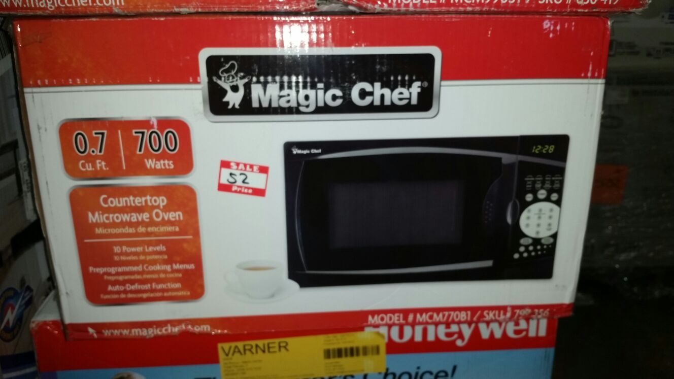 Magic chef 0.7 cu ft 700 watts microwave black