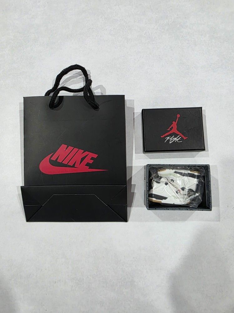 Nike SB / Jordan Keychains & Mini Shoebox Bag