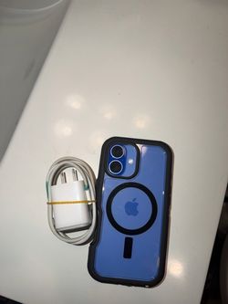 iPhone 16 (Blue)