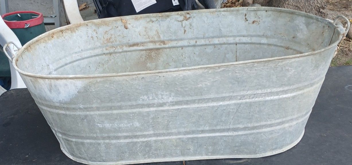 Vintage Galvanized Ovel Bucket