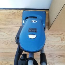 NEW cond RICCAR COMMERCIAL VACUUM WITH COMPLETE ATTACHMENTS  , AMAZING POWER SUCTION  , WORKS EXCELLENT  , IN THE BOX 