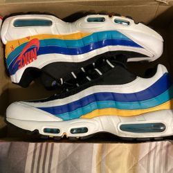 airmax 95 windbreaker size 11!!