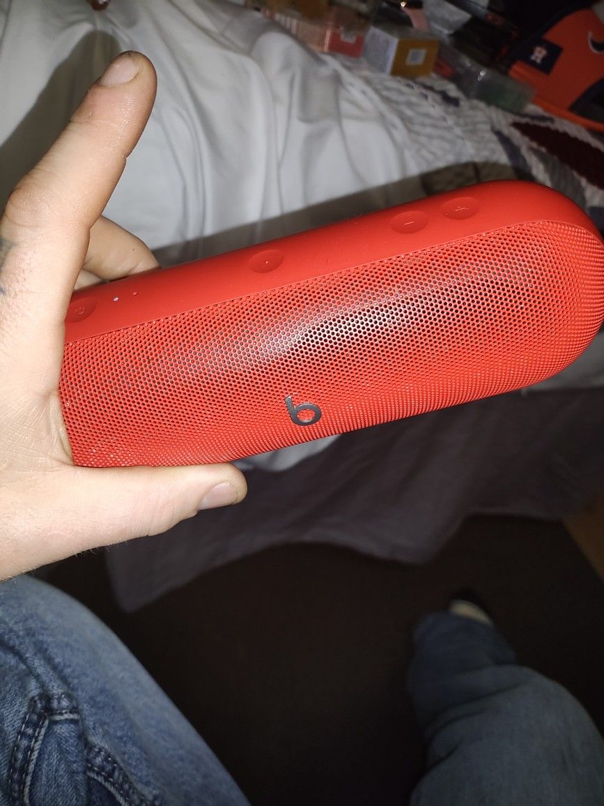 Beats Pill