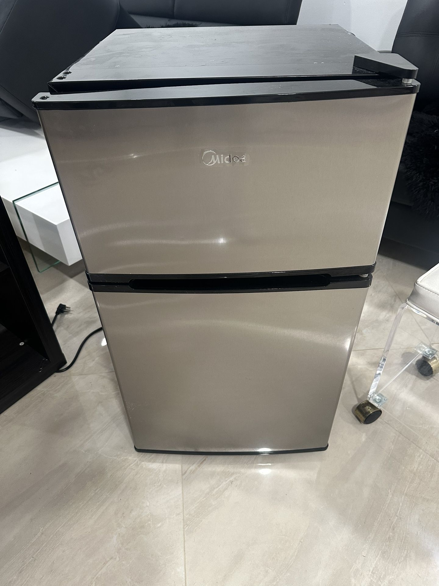 Midea Stainless Steel Mini Fridge – Dual Door – Excellent Condition