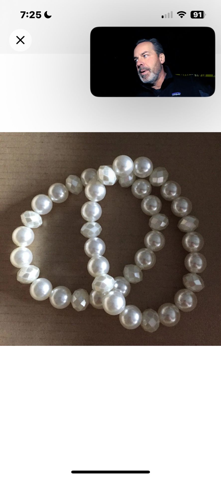  Faux pearl stretchy bracelet set.