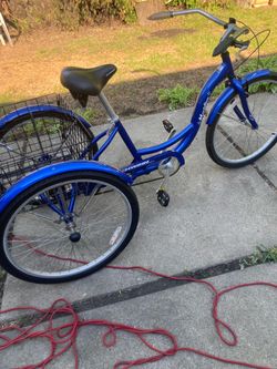Schwinn Meridian bicycle — like new.